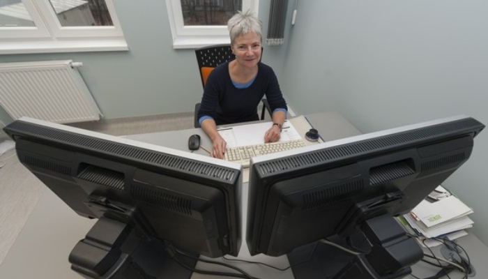 Mgr inż. Ewa Kulczycka, współkonstruktor akceleratora IntraLine (foto: Grzegorz Krzyżewski / NCBJ)