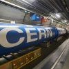 Pierścień akceleratora LHC w tunelu pod Point 1 (eksperyment ATLAS). Źródło: Hertzog, Samuel Joseph: CERN